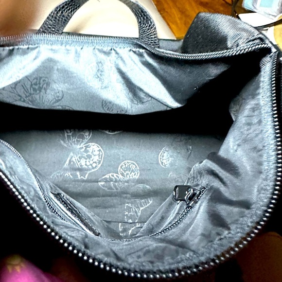 Liz Claiborne Small Duffle/Handbag in EUC. Black w/Silver Tone Hardware. - Picture 10 of 13